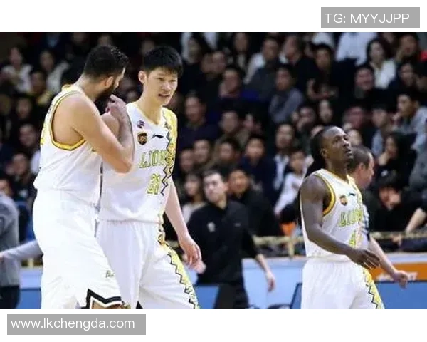 西安篮球队在世锦赛积分榜上以51分稳居第一名展现强劲实力